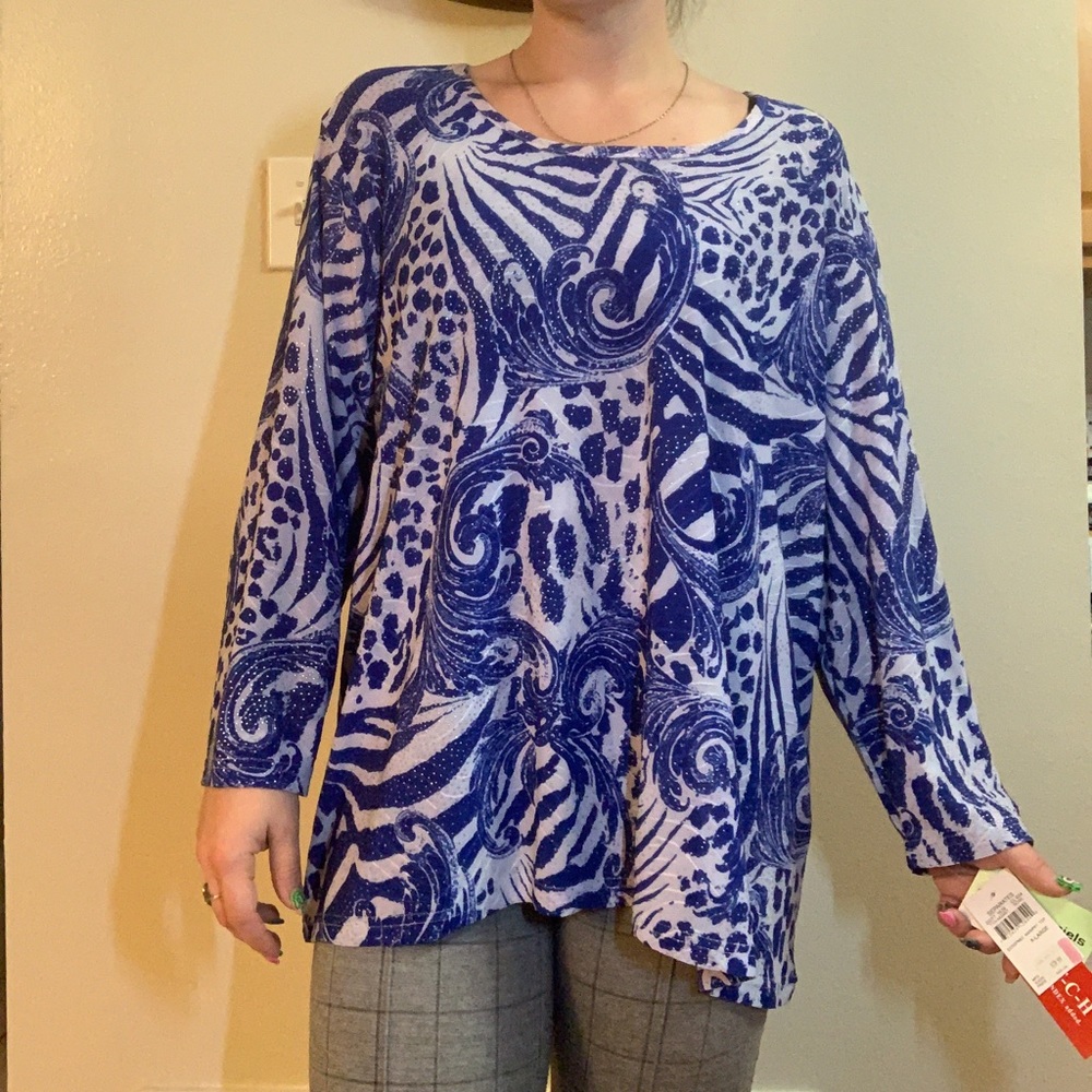 NWT • Beautiful Flowy Long Sleeve Top